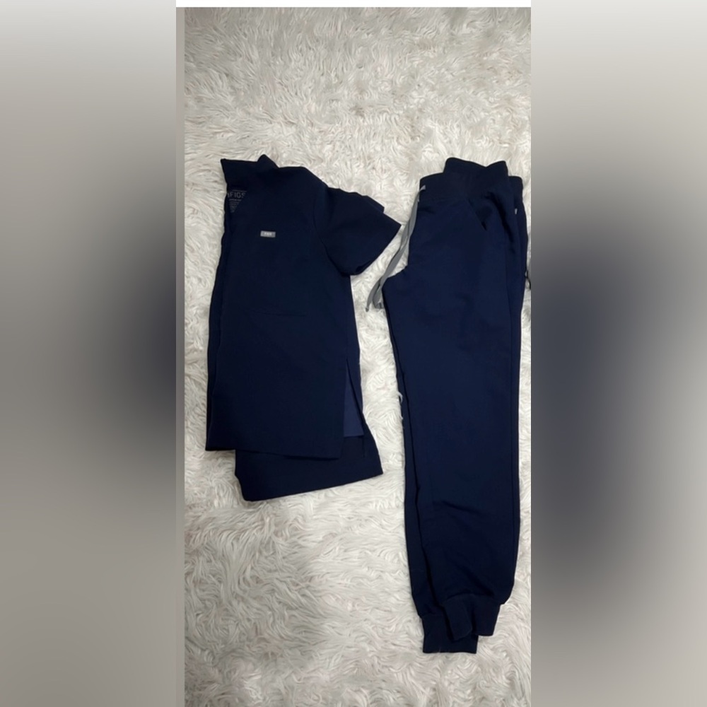 Figs scrub navy blue